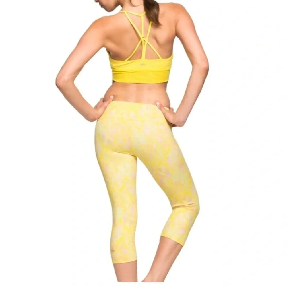 New Alo Yoga Airbrush Capri Leggings Zest Indio Geometric Print NWT Medium